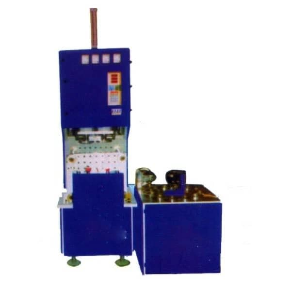 Pet Blow Moulding Machine With Rotary Heater