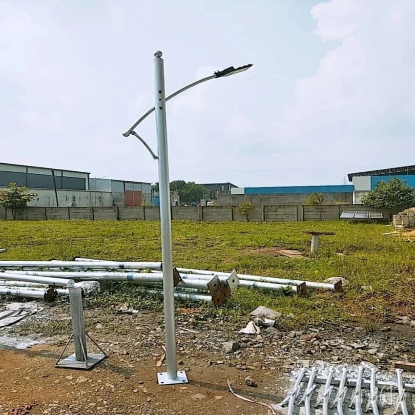 Gi Street Light Poles, 12m