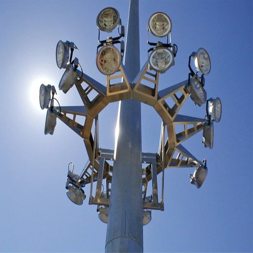 White Mild Steel High Mast Lighting Pole