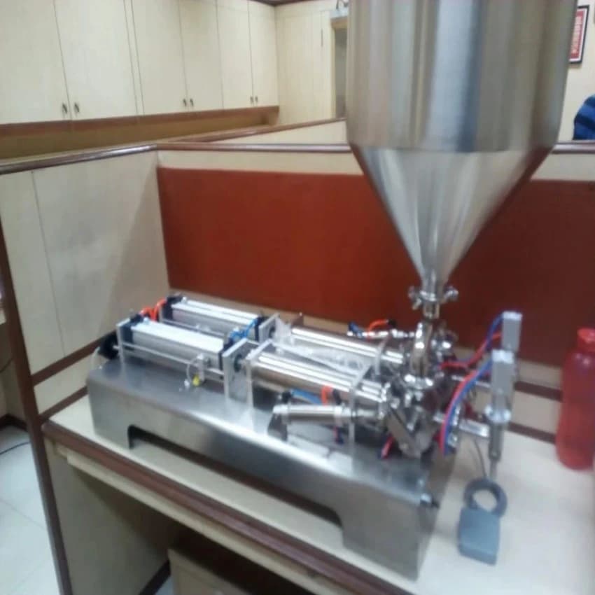 Cream Filling Machine, Capacity: <1000 Piece/Hr