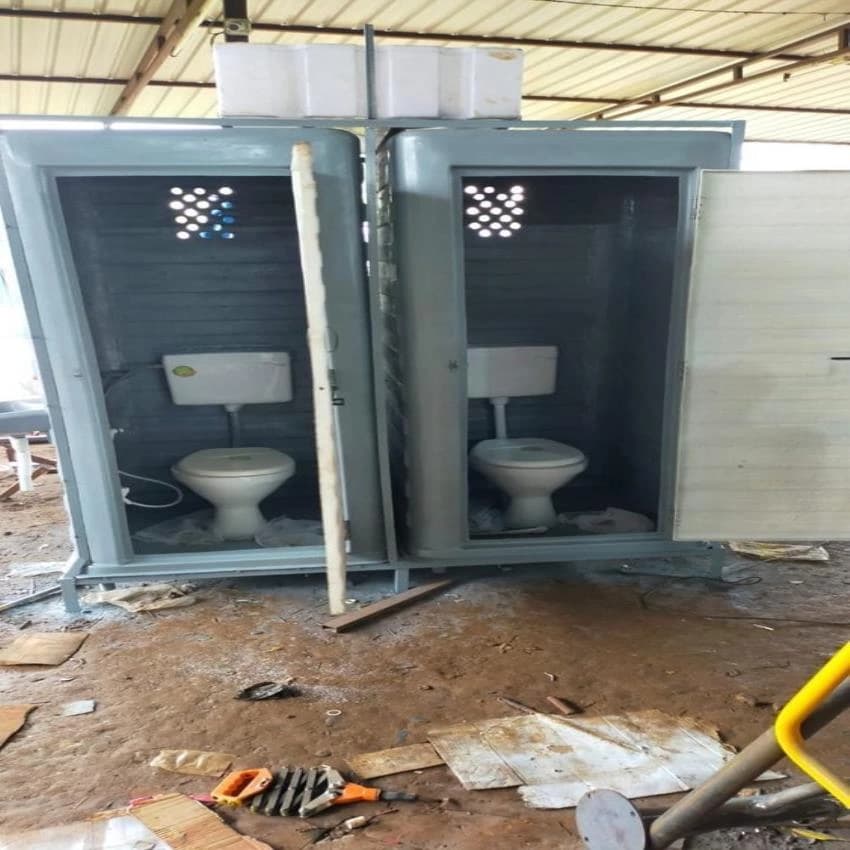 FIBRE HOUSE Closed Front T-12C Western Toilet 2 IN 1, Size/Dimension: 3X6X8FT