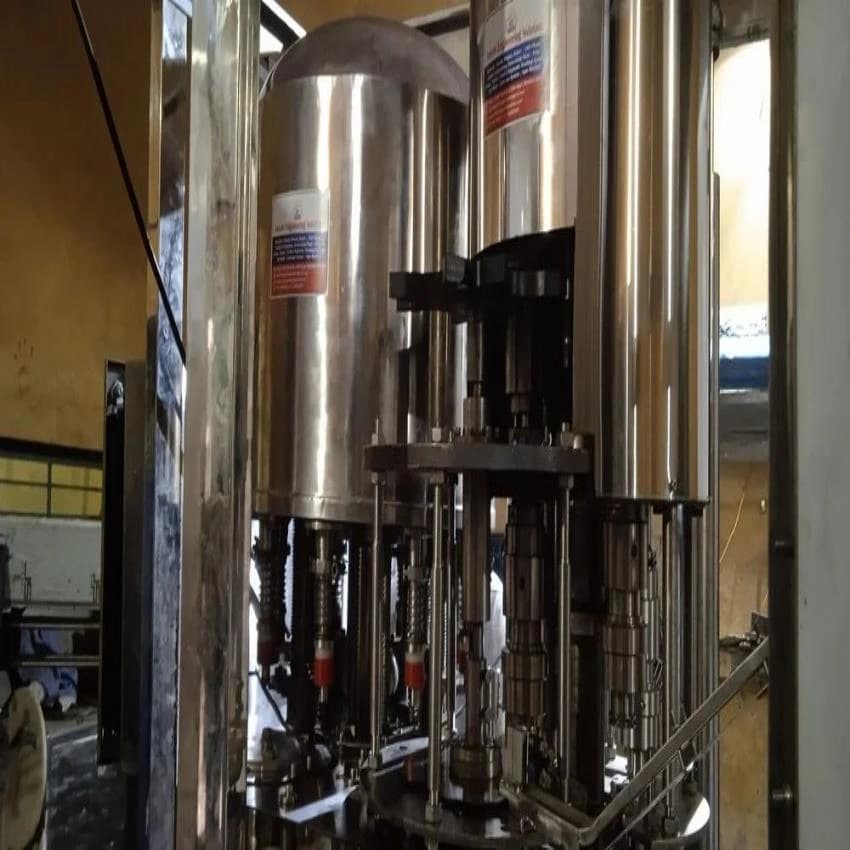 4 Automatic Volumetric Liquid Filling Machine 30 BPM