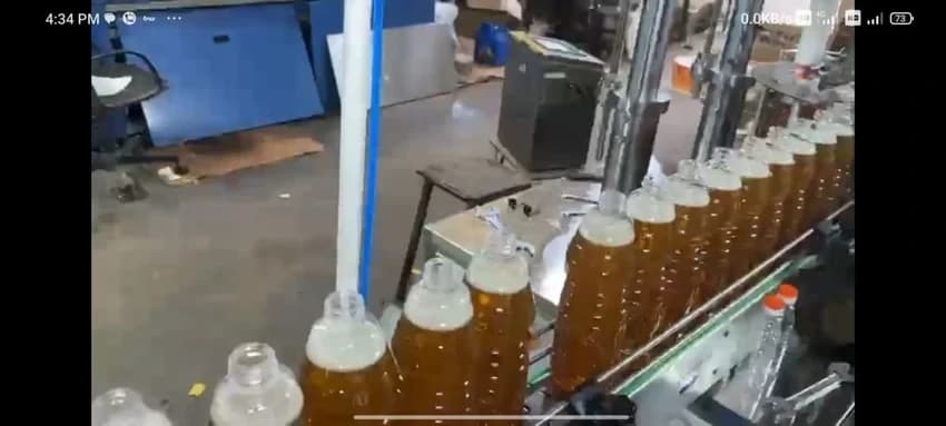 Oil Filling Machine, Output: 500-1000 bph, Filling range: 100ml to 15L