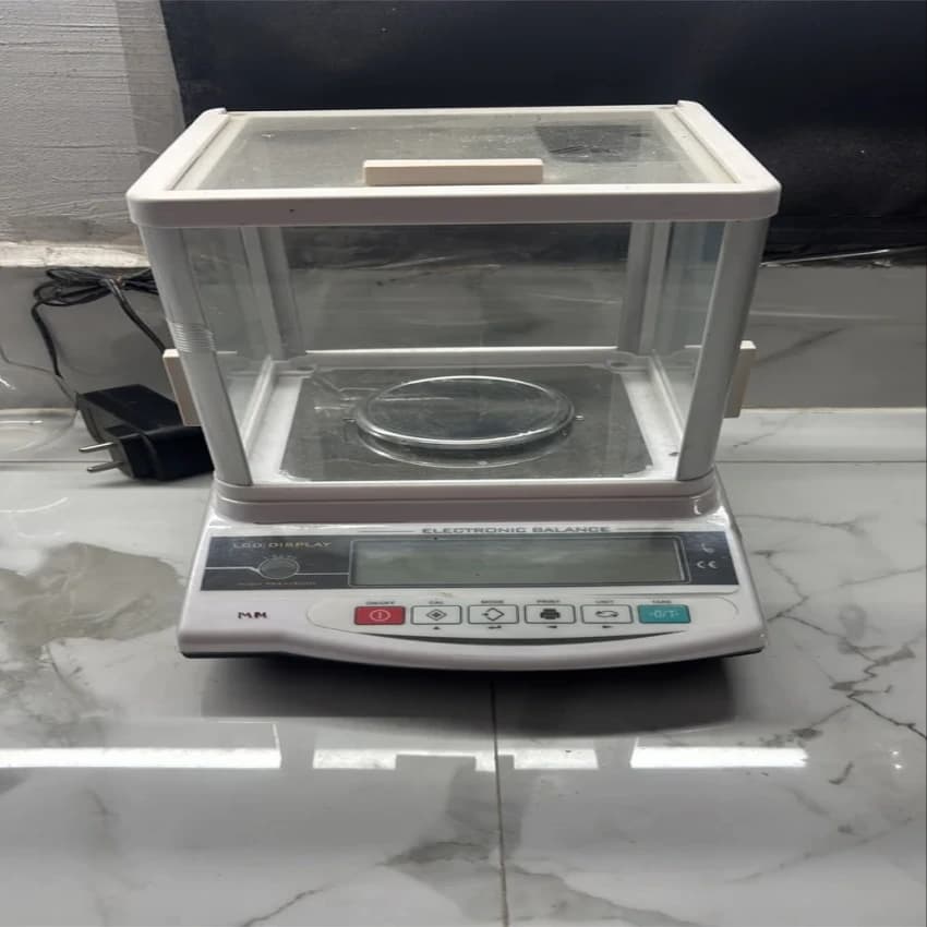High Accuracy Digital Electronic Balance, Accuracy: 1 gm