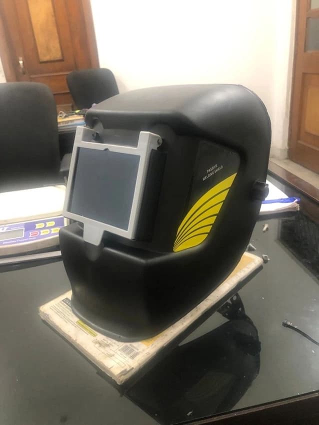 Weldmore Black Welding Head Screen FRP (Fibre Glass) with Ratchet belt