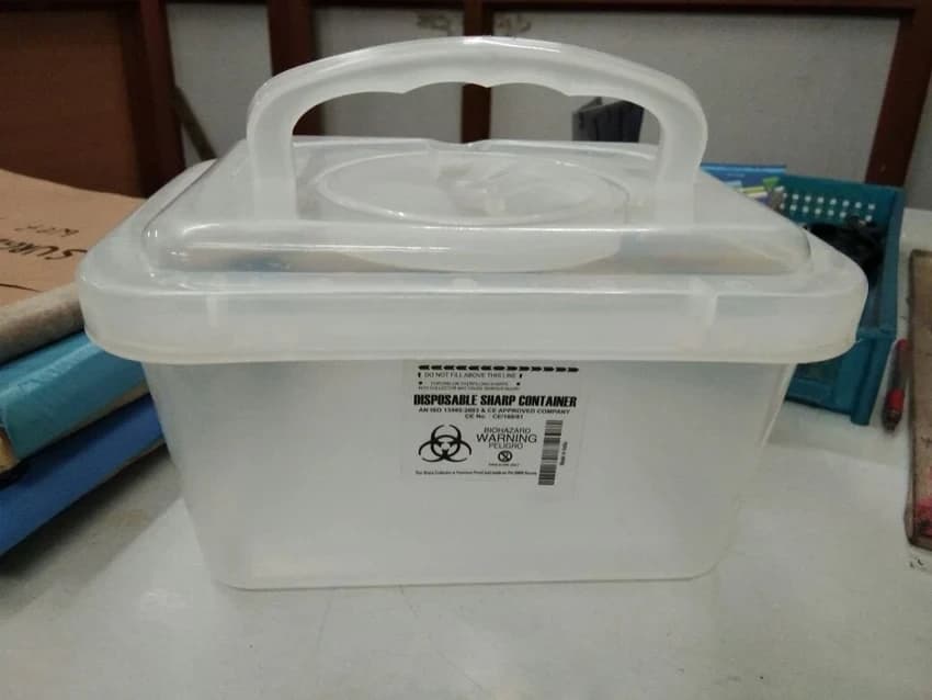 Transparent Puncture Proof Sharps Container 5l, Capacity: 5-8 Litre