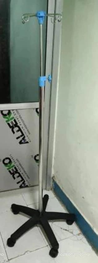 NSW Stainless Steel I V Saline Stand, For Hospital, Model Name/Number: Ns 302