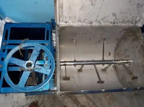 Stainless Steel Maida Mixture Machine, Capacity: 50 kg