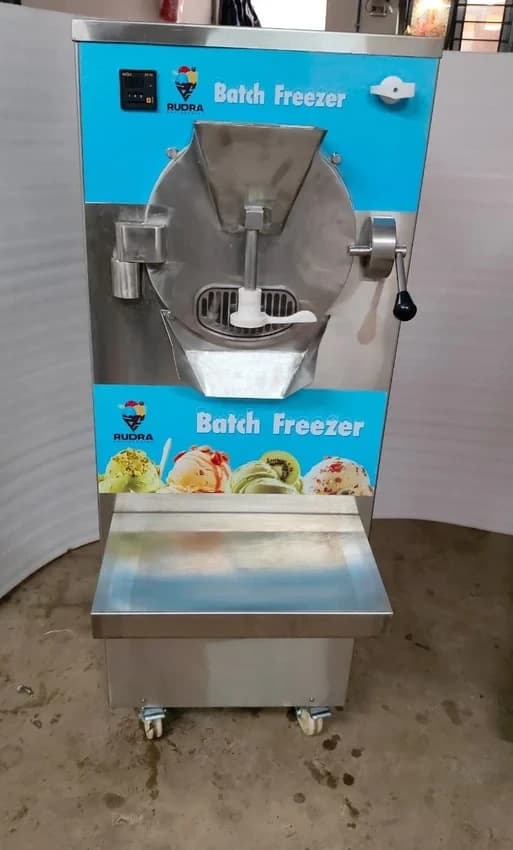 Gelato Floor Model Premium Ice Cream Machines, Number of Flavors: 1 Single Flavor