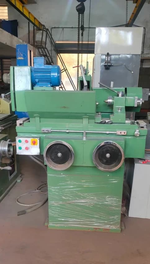 Universal Cylindrical Grinders Machine