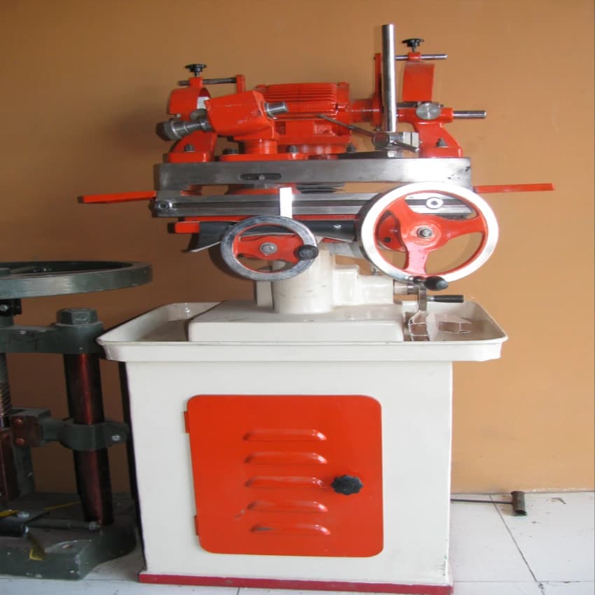 Tool and Cutter Grinder