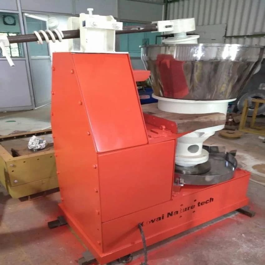 Cold Press Wooden Oil Extraction Machine, Capacity: up to 5 ton/day