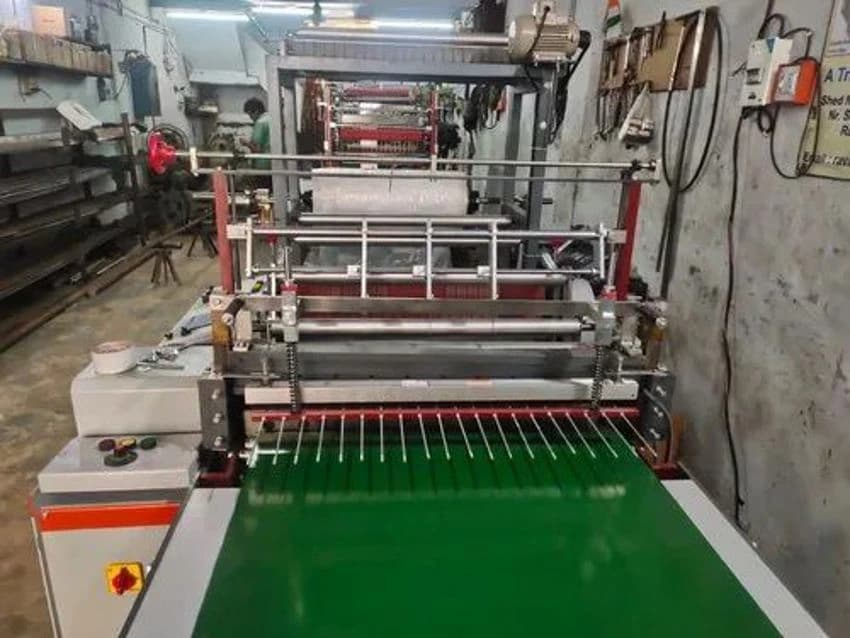 Non Woven Roll To Sheet Cutting Machine