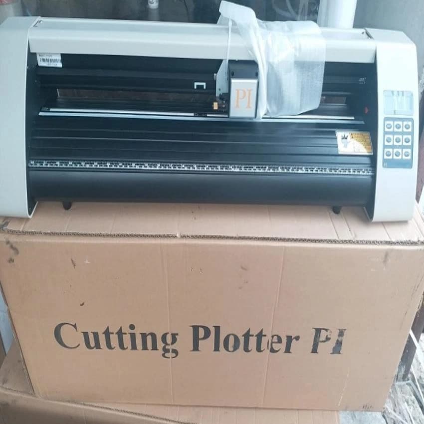 Automatic Single Phase PI Brand Radium Vinyl Sticker Cutting plotter Machine