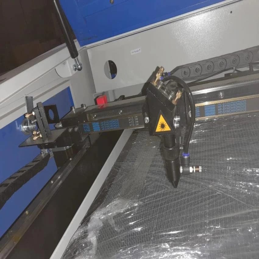 Leather co2 Laser Cutting and engraving Machine., Cooling Mode: Water Cooled, Capacity: Industrial