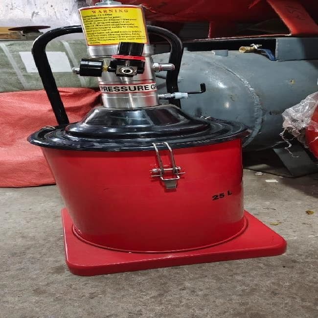 Pneumatic Greasing Machine