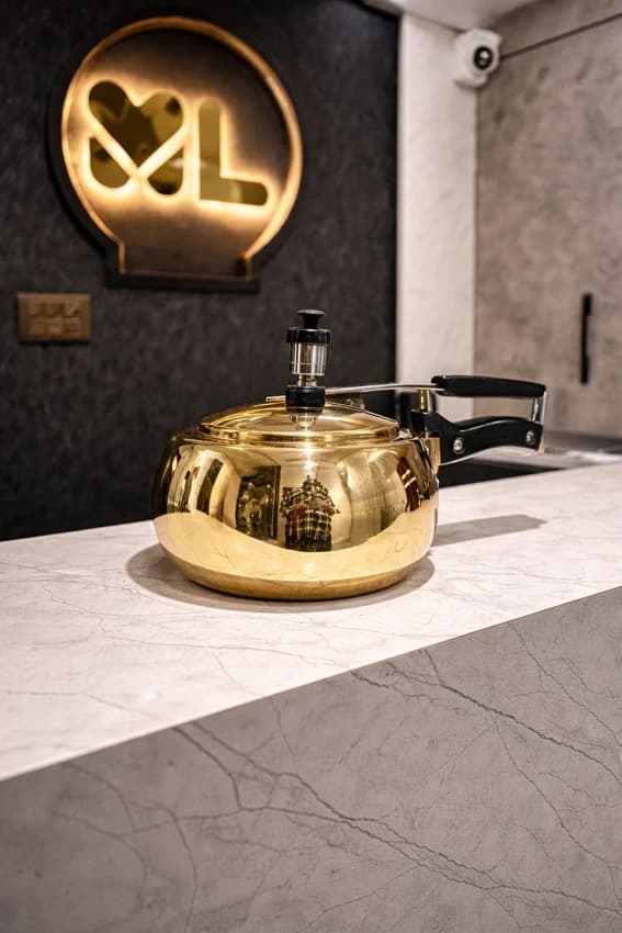 Hard Anodized Brass Cooker, 5 Ltr