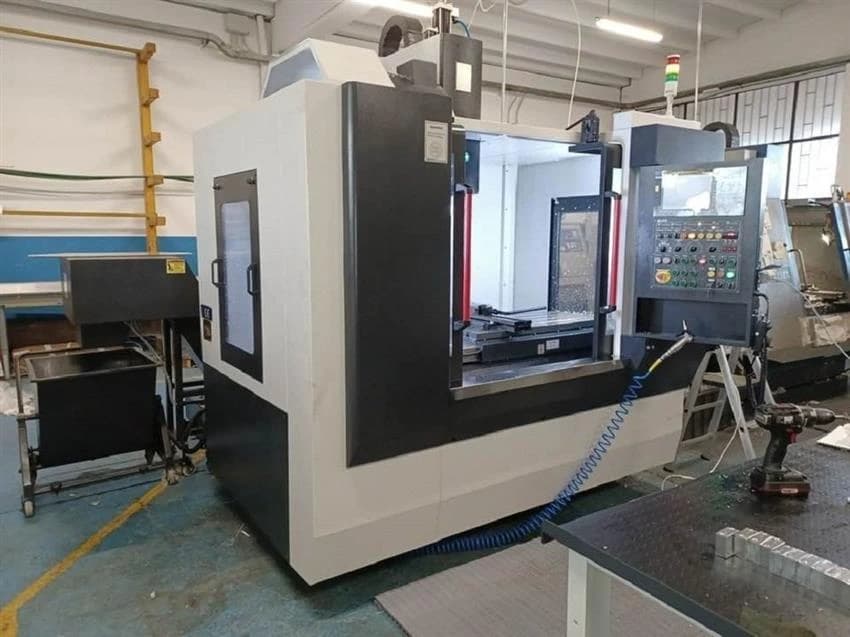 Cast Iron Vmc Vertical Machining Centre, Pallet Size: 650mm