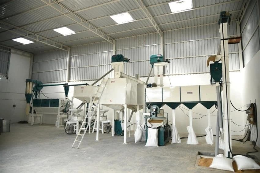 Motor Power: 3 HP 550Kg Industrial Atta Chakki Machine
