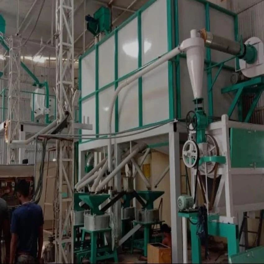 Automatic Motor Power: upto 25 HP 4 Atta Chakki Flour Mill Plant