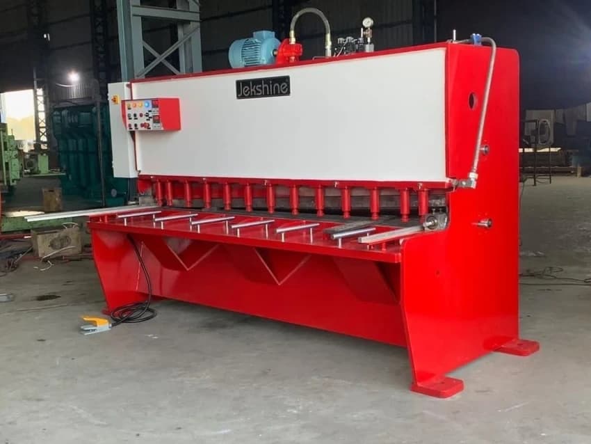CNC MS SHEET SHAERING MACHINE