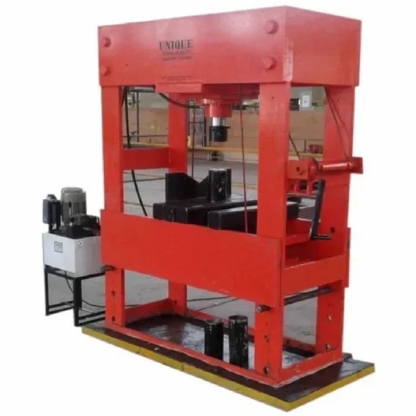 Heavy Duty Hydraulic Press Machine, Capacity: 500 T