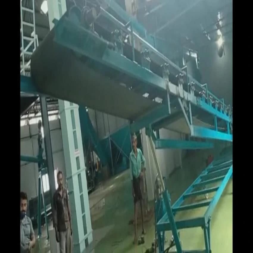 Mild Steel Belt Hydraulic Conveyor Machine, Capacity: 100-150 kg per feet