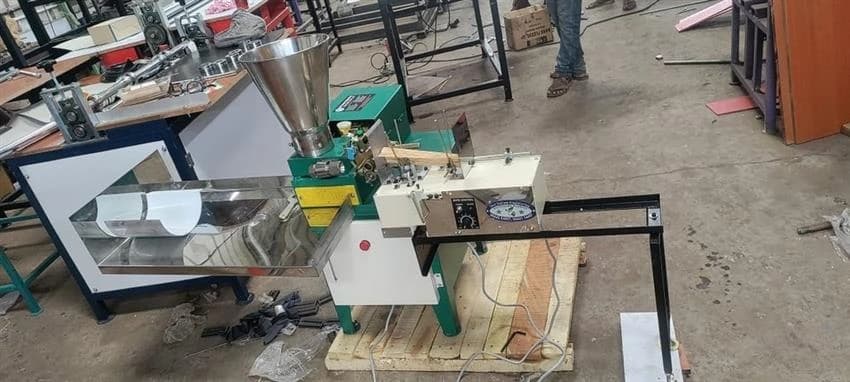 Mild Steel High Speed Agarbatti Making Machine, Production Capacity: 5-10 kg/hr, 100-150 strokes/min