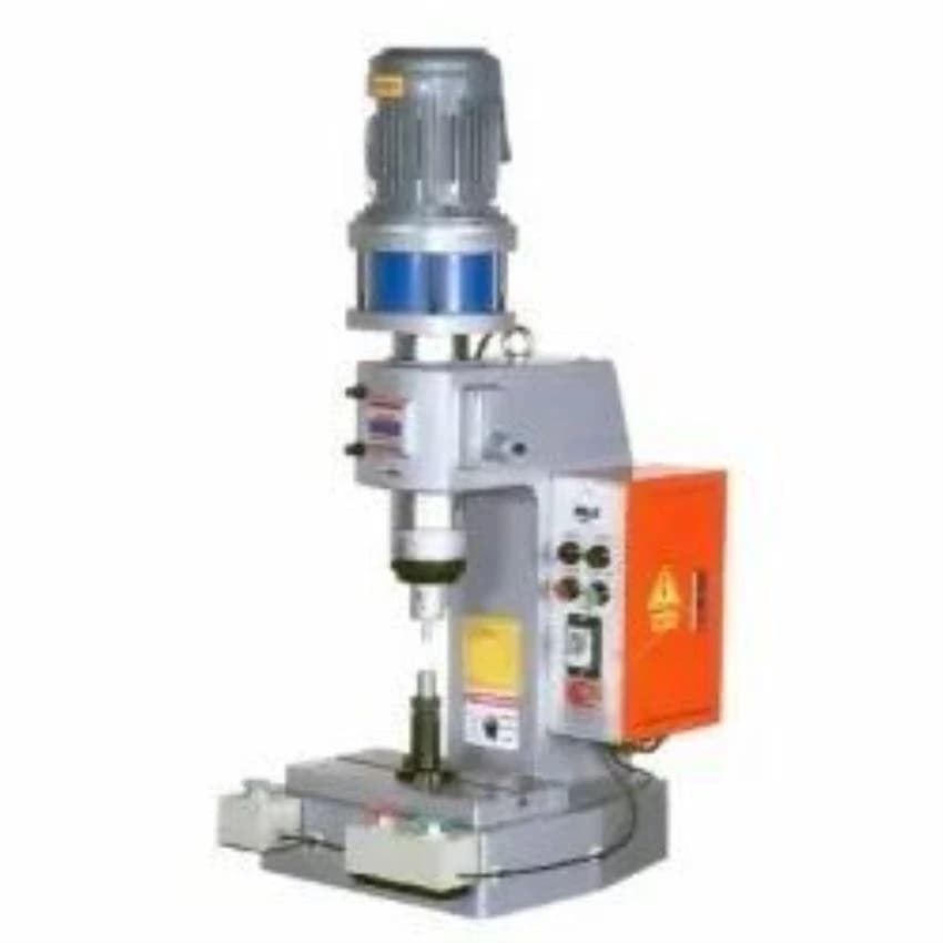 Pneumatic Riveting Machine