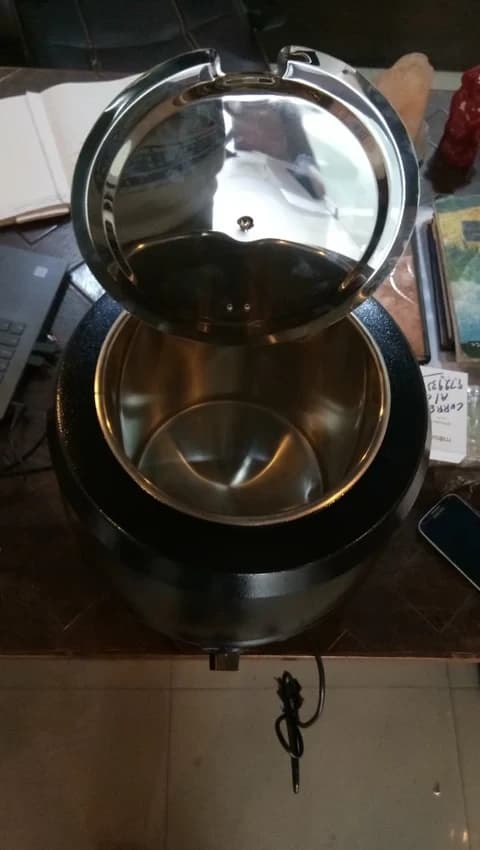 220 S.S. & METAL ELECTRIC SOUP WARMER, Capacity: 10 Litres, Size/Dimension: 35x35x39 Cm