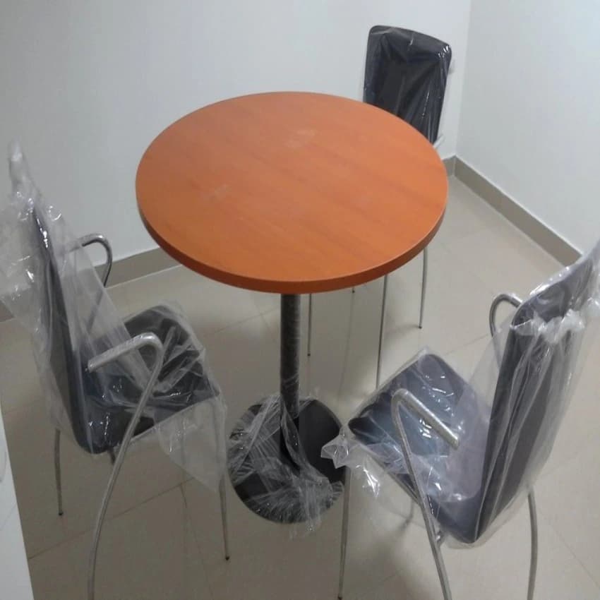 Modern Brown Round Discussion Table, Seating Capacity: 3, Warranty: 1 Year
