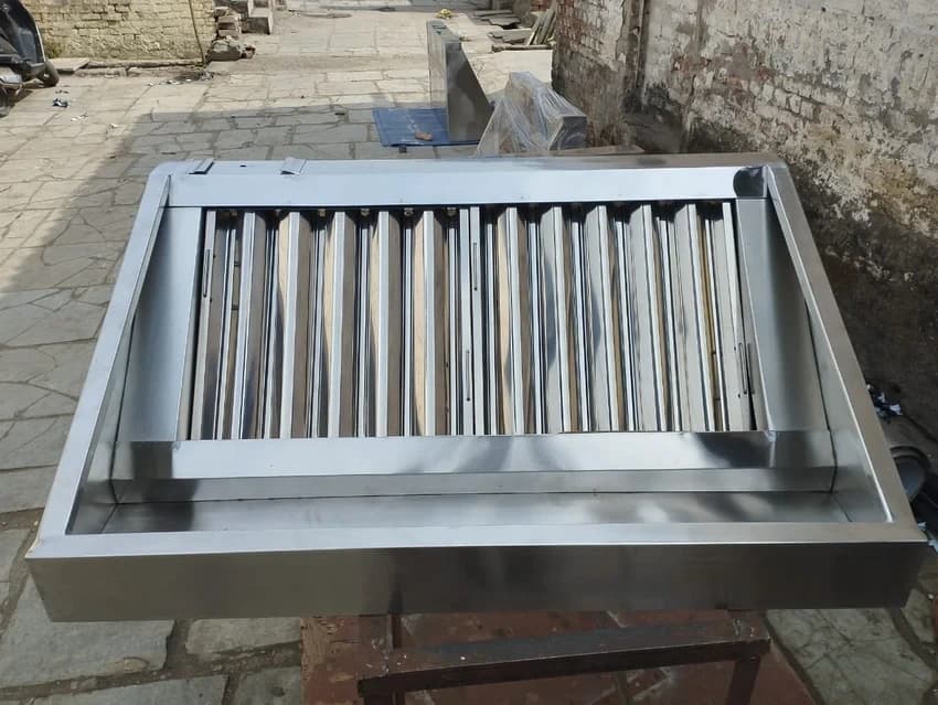 Square Commercial Kitchen Chimney, For Restaurant, Capacity: 1000 m3/h