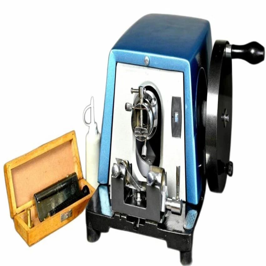 Manual Rotary Microtome, Section Thickness Setting: 60 Micron, Microtome Dimensions: 455mm(W)X305mm(H)X510mm(D)