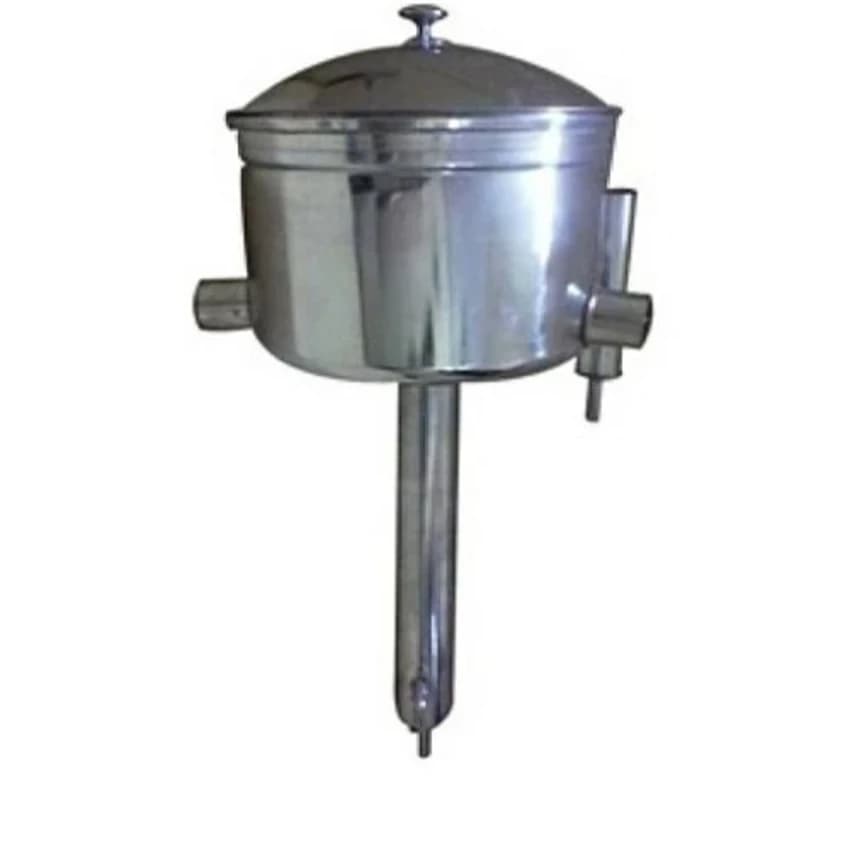 Stainless Steel Single Phase Wall Mounted Manesty Type Water Still, Capacity: 2 Ltr