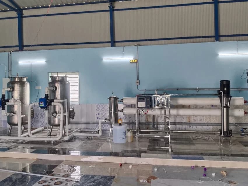 6000 LPH Mineral Water Treatment Plant, Stainless Steel