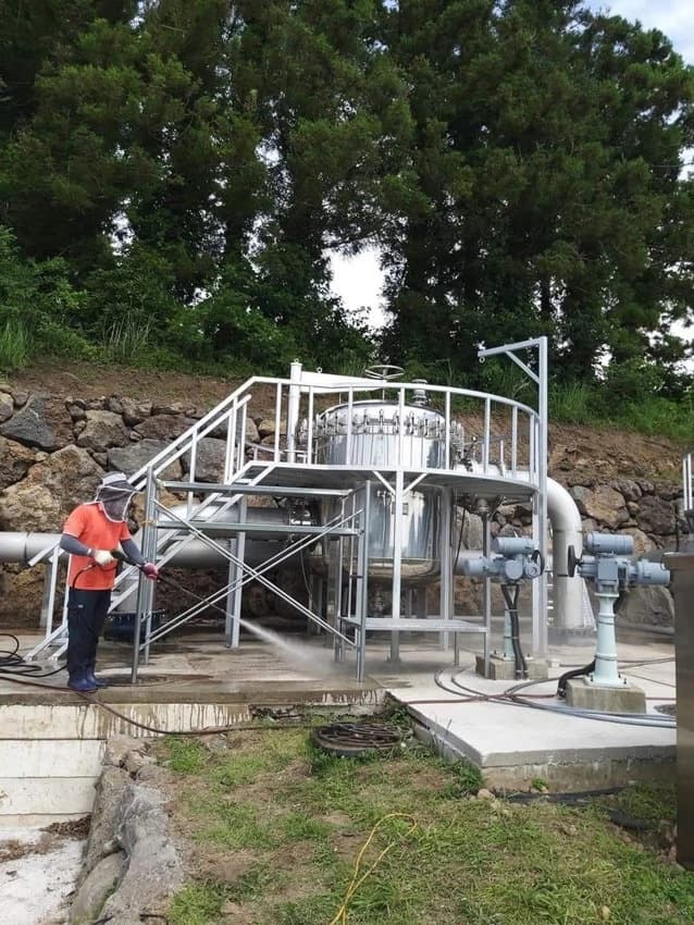 Pharmaceutical Industry Water Treatment Plant, Capacity: 10000 Ltr