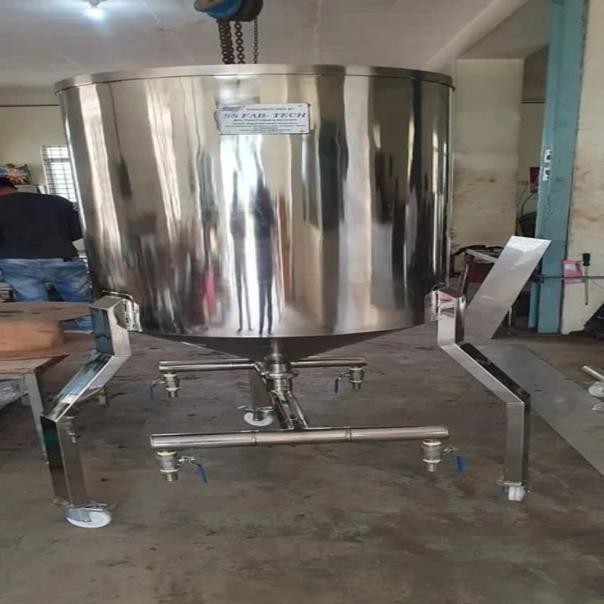 SS Fabtech Stainless Steel Filling Tank