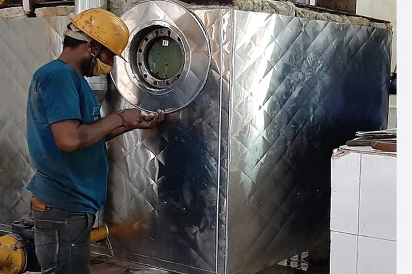 Thermal Insulation Hot Water Pipe Services, Thickness: 8 mm
