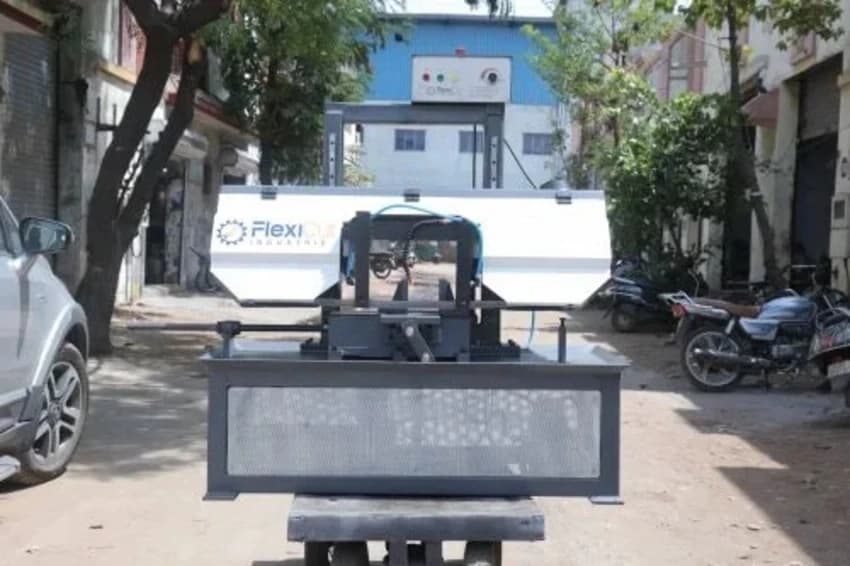 Hydraulic Hacksaw Machine