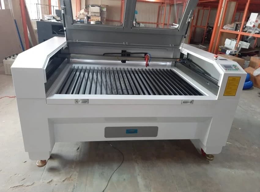 Automatic MDF Laser Cutting Machine