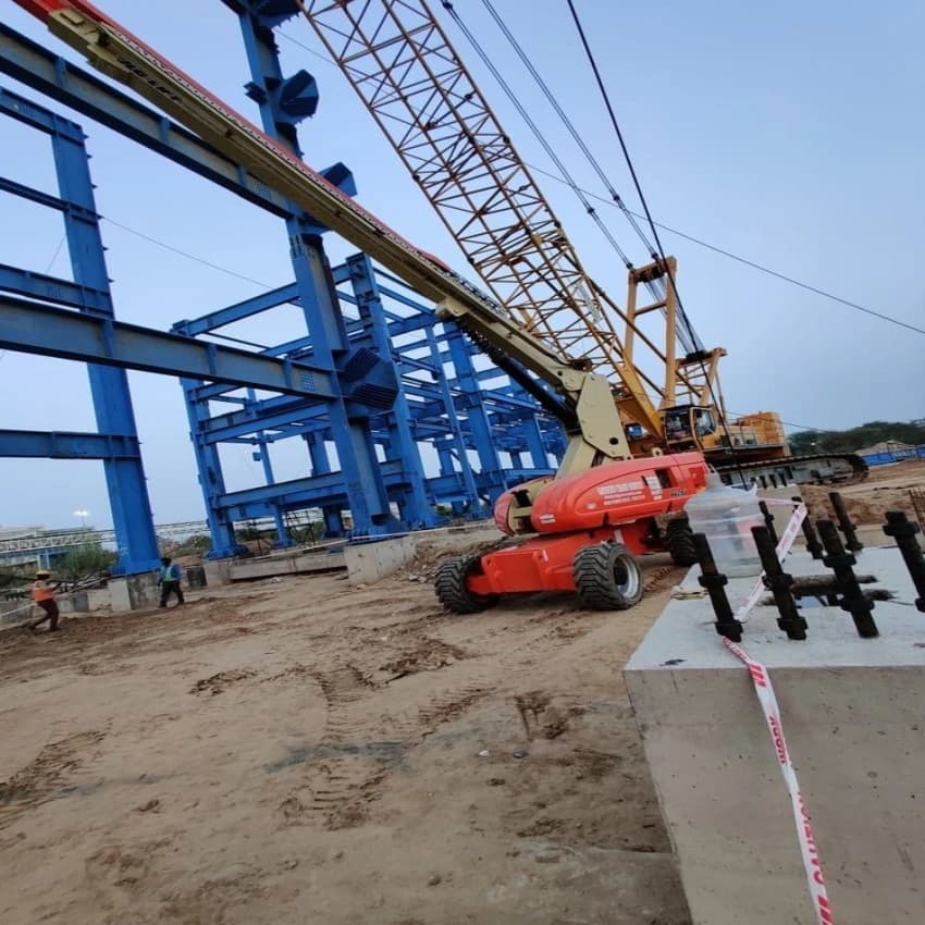 JLG 860 SJ Crane Rental Service