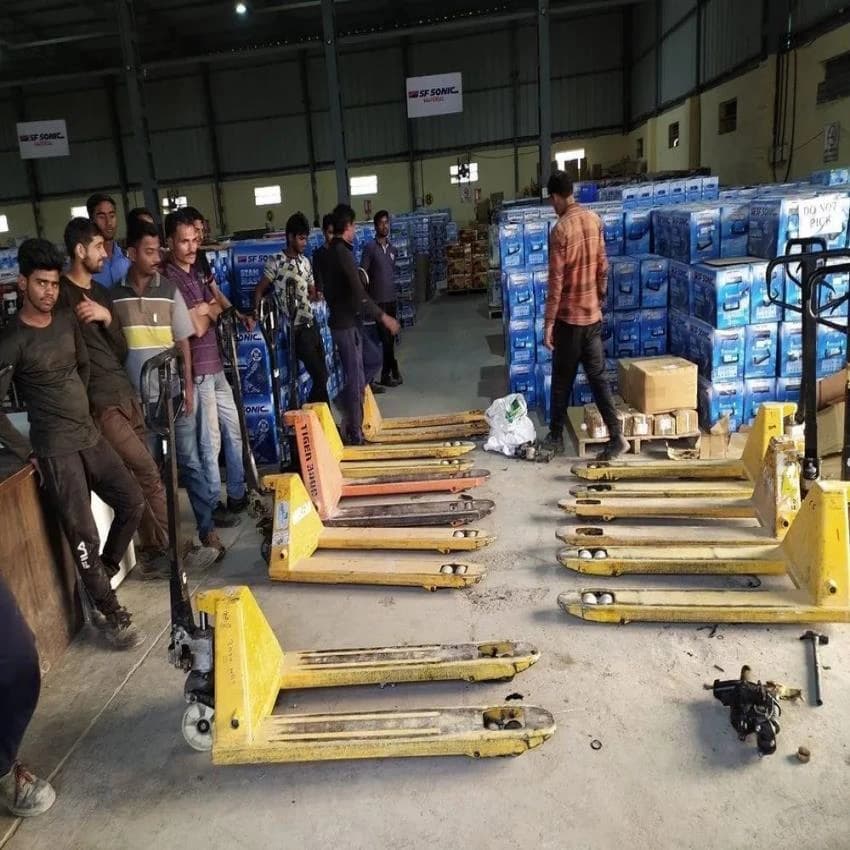 Hand Pallet Truck Repairing Service.