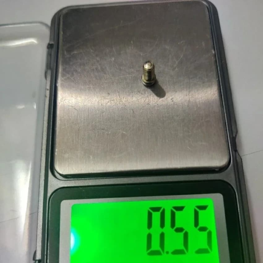 Round Gold Finish Brass Screw, For Hardware Fitting, Packaging Type: Box