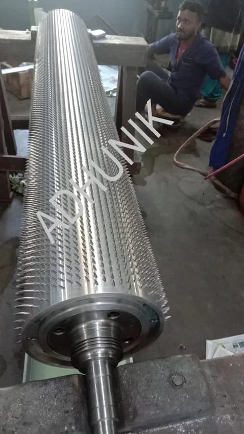 Pinned CVT Roller 250 X1596 With Shaft, For Industrial, Capacity: High