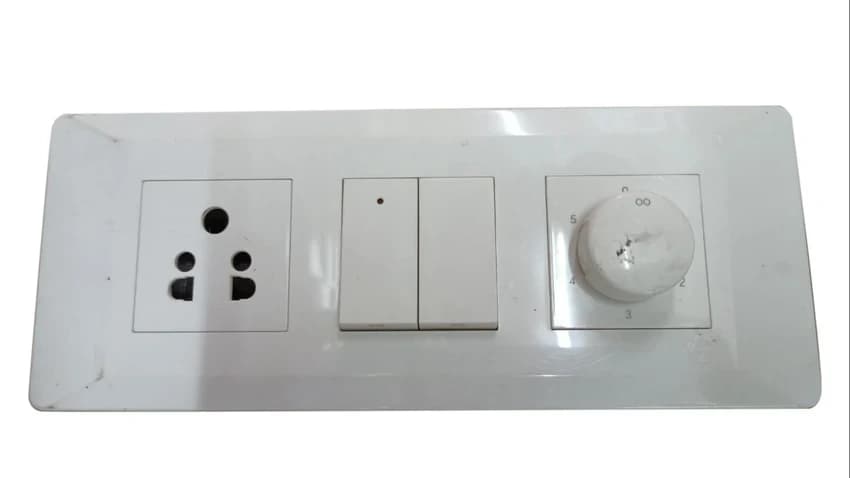 6 Amp Plastic Glossy White Electrical Switch Board