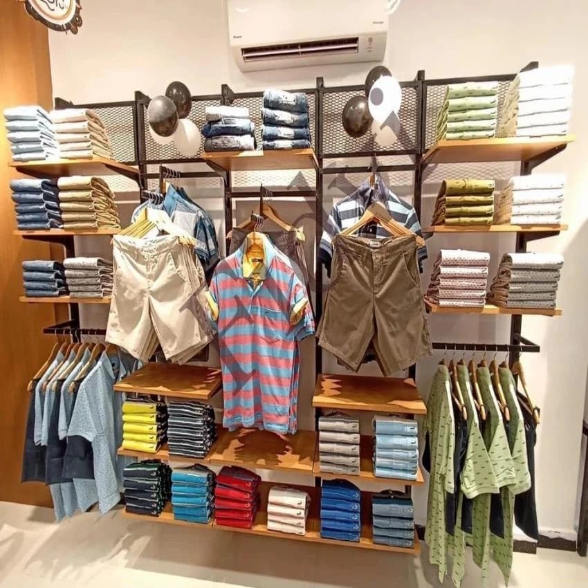 Polished Wooden Wall Mount Racks, 8 Shelves
