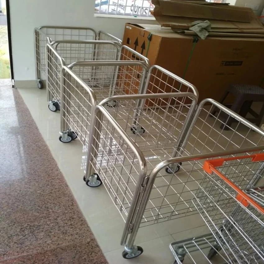 White SS Wire Dump Bin, For Supermarket, Height Feet: 2.5 Feet