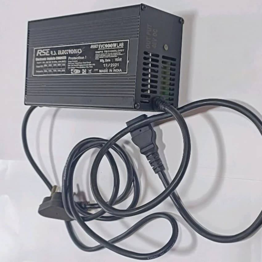 Black & Decker 48 V Electric Vehicle Charger