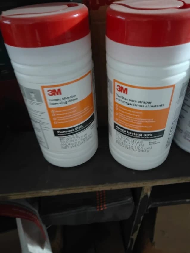 Glossy Blue 3M Instant Microbe Removing Wipes
