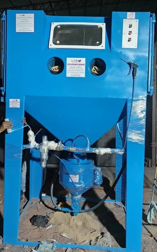 Pressure Blast Sandblasting Cabinet Machine
